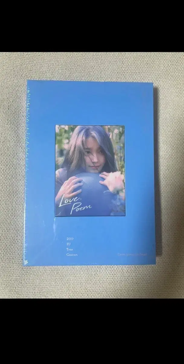 IU 2019 Love Poem 콘서트 블루레이 미개봉 | 브랜드 중고거래 플랫폼